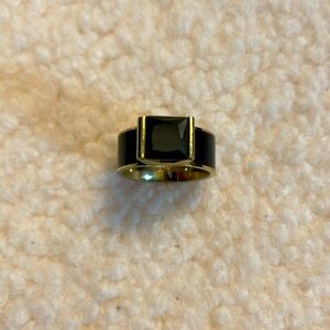 Stunning Black onyx and Gold Ring